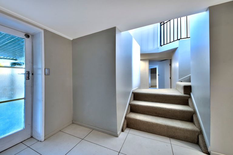 Photo of property in 20 Tauhara Street, Green Bay, Auckland, 0604