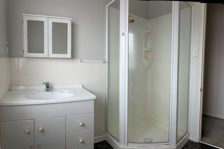 Photo of property in 24 Mcinnes Road, Weymouth, Auckland, 2103