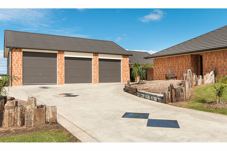 Photo of property in 875 Awhitu Road, Pollok, Waiuku, 2683