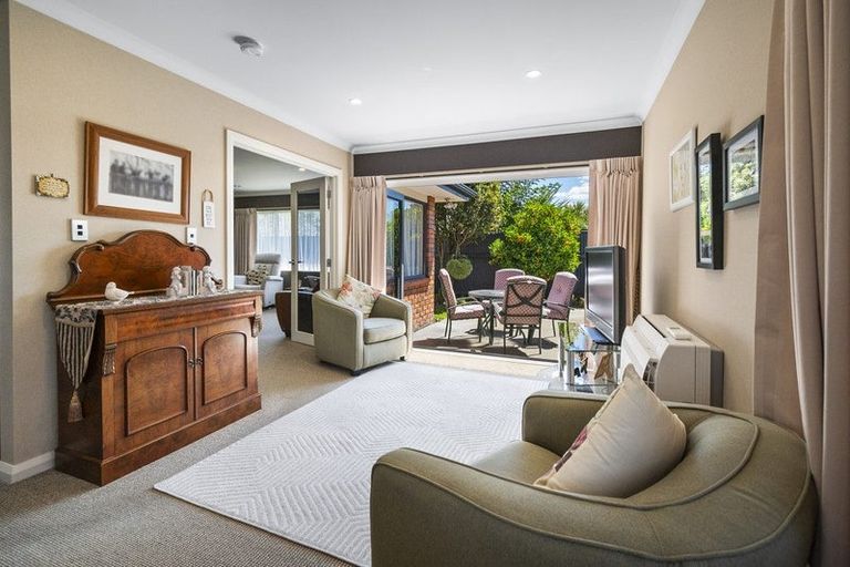 Photo of property in 27a Knowles Street, Terrace End, Palmerston North, 4410