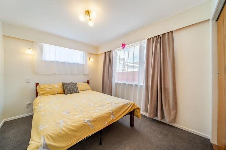 Photo of property in 33a Percy Cameron Street, Avalon, Lower Hutt, 5011