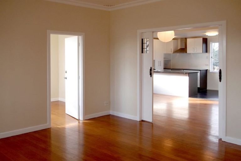 Photo of property in 1060 Great North Road, Point Chevalier, Auckland, 1022