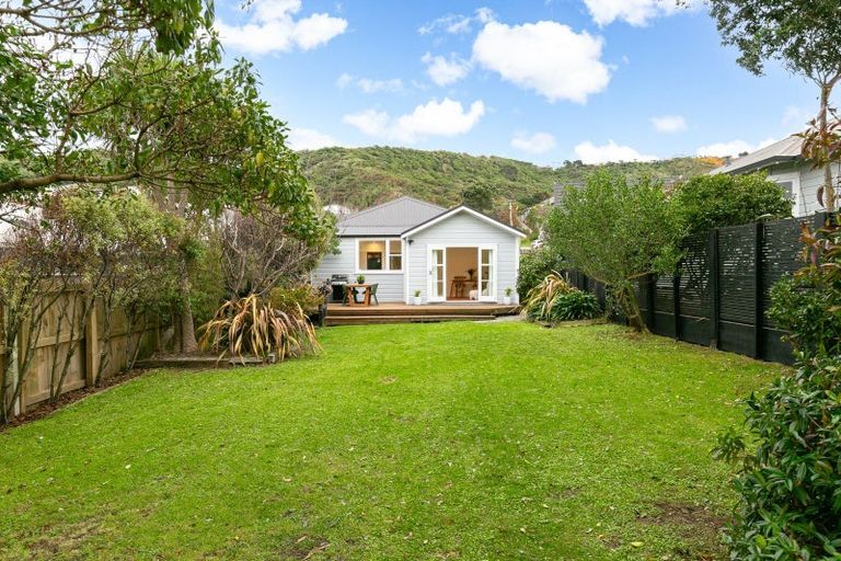 Photo of property in 47 Eden Street, Island Bay, Wellington, 6023