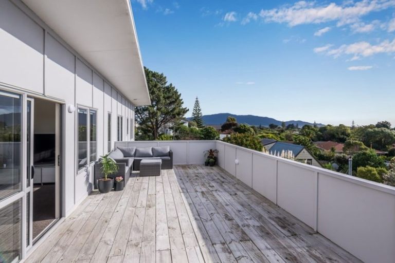 Photo of property in 22 Weggery Drive, Waikanae Beach, Waikanae, 5036