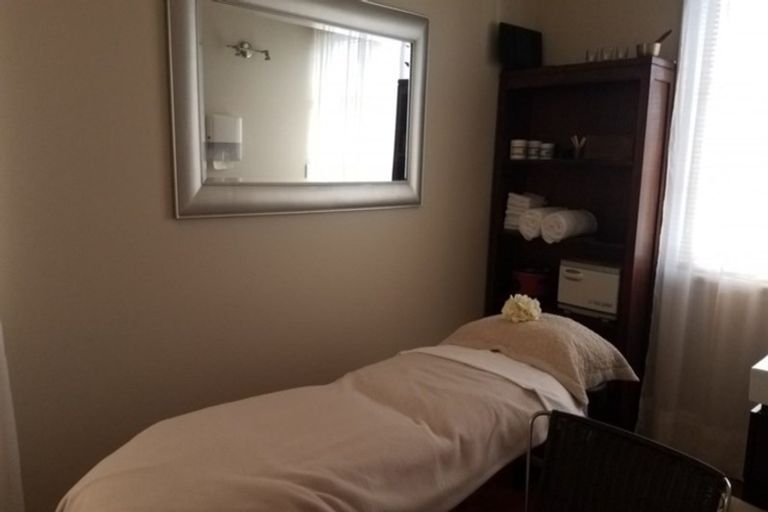 Photo of property in 1/128 Wilsons Road, Saint Martins, Christchurch, 8022