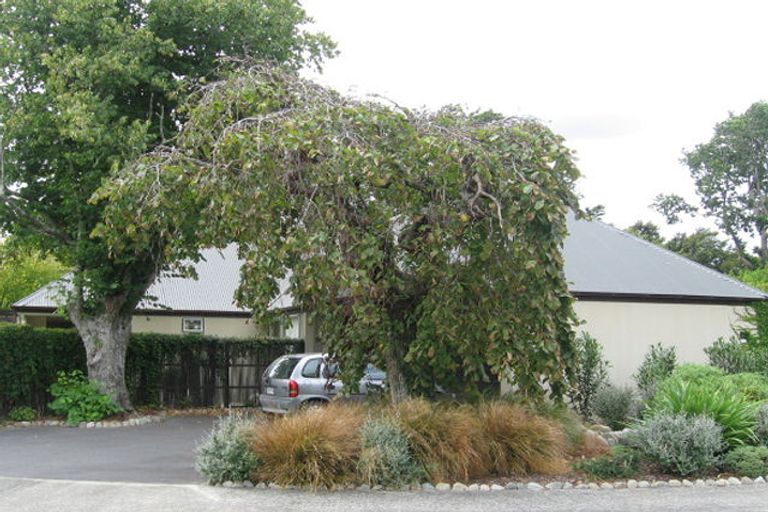 Photo of property in 5 Oakmont, Heretaunga, Upper Hutt, 5018