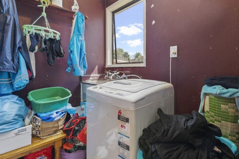 Photo of property in 1 Tabitha Crescent, Henderson, Auckland, 0612