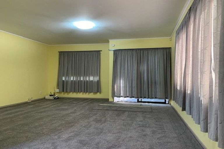 Photo of property in 3a Fruitvale Road, New Lynn, Auckland, 0600