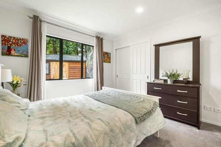 Photo of property in 2/8 Bundoran Way, Pinehill, Auckland, 0632