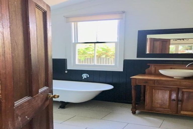 Photo of property in 702 Avenue Road West, Saint Leonards, Hastings, 4120