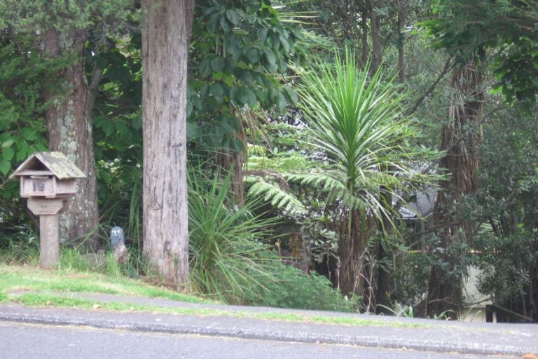 Photo of property in 19 West Lynn Road, Titirangi, Auckland, 0604