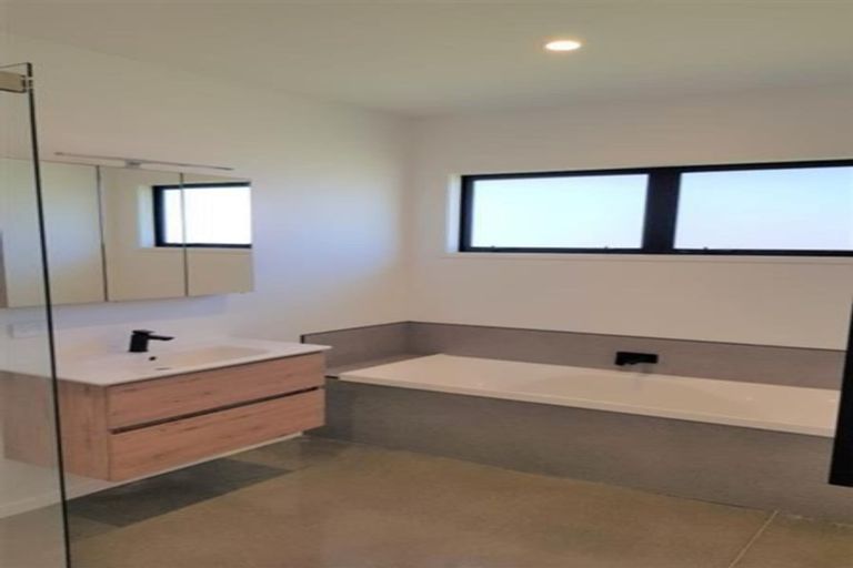 Photo of property in 171 Hickman Road, Urenui, 4375