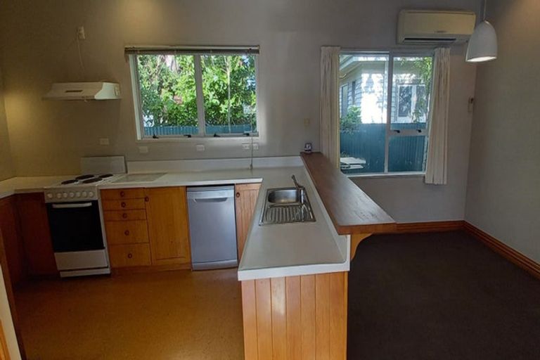 Photo of property in 60 Sandwich Road, Beckenham, Christchurch, 8023