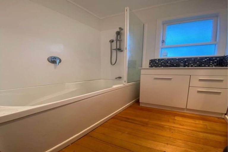 Photo of property in 67 Salisbury Road, Birkdale, Auckland, 0626