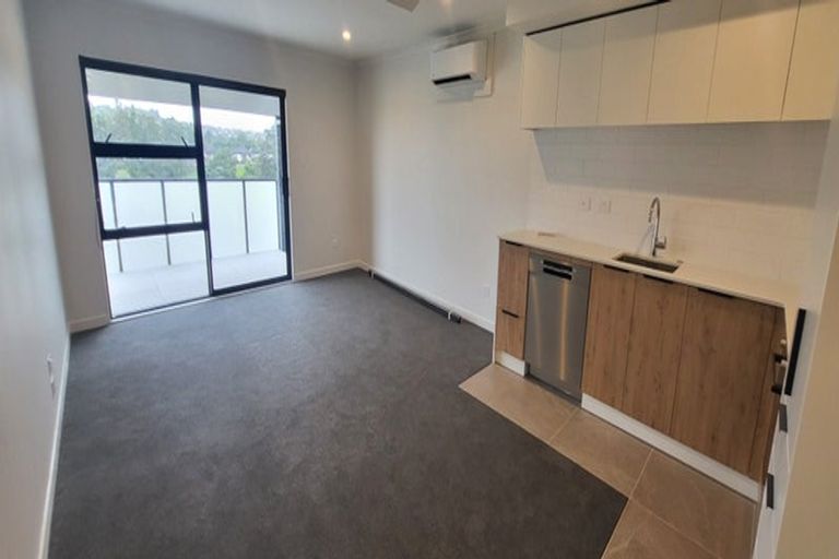 Photo of property in 101/30 Shortfin Place, Flat Bush, Auckland, 2019