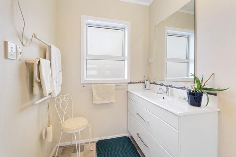 Photo of property in 126a Hillcrest Road, Raumati Beach, Paraparaumu, 5032