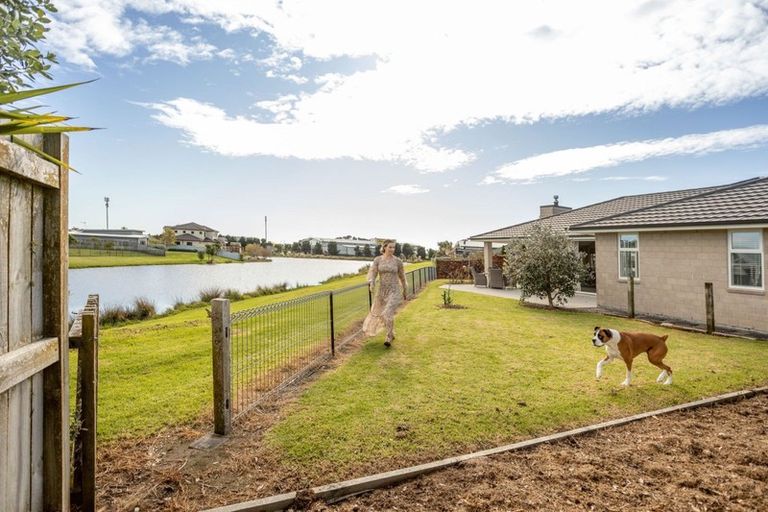 Photo of property in 32 Tatahi Cove, Papamoa Beach, Papamoa, 3118