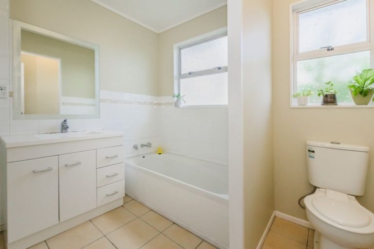 Photo of property in 3a Arthur Grove, Waikanae, 5036