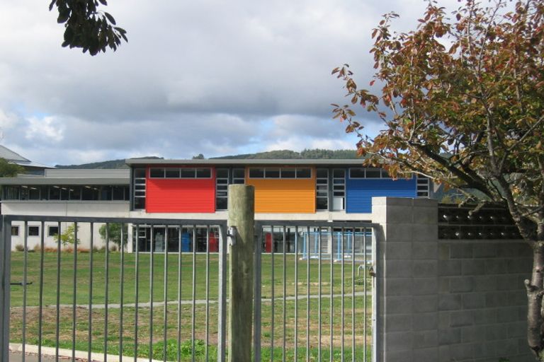 Photo of property in 1/6 Granville Street, Silverstream, Upper Hutt, 5019