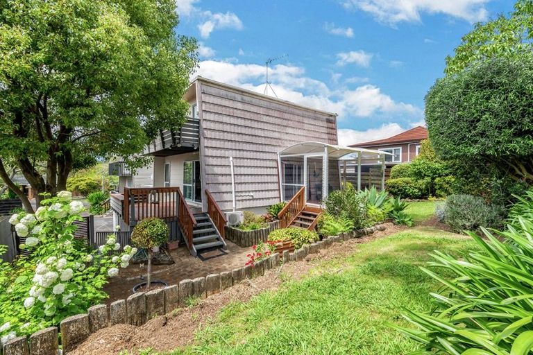 Photo of property in 2/11 Imogene Way, Half Moon Bay, Auckland, 2012