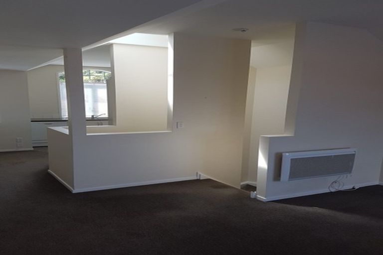 Photo of property in 11/93a Kelburn Parade, Kelburn, Wellington, 6012