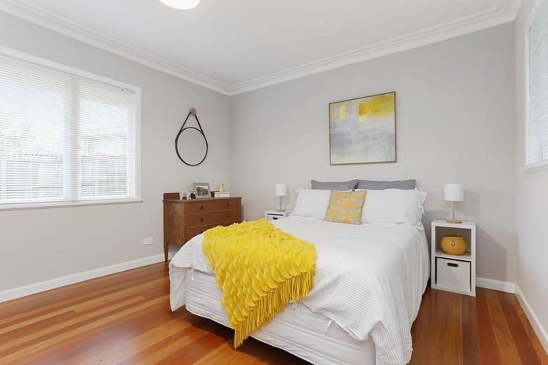 Photo of property in 125 Parrs Cross Road, Glen Eden, Auckland, 0612