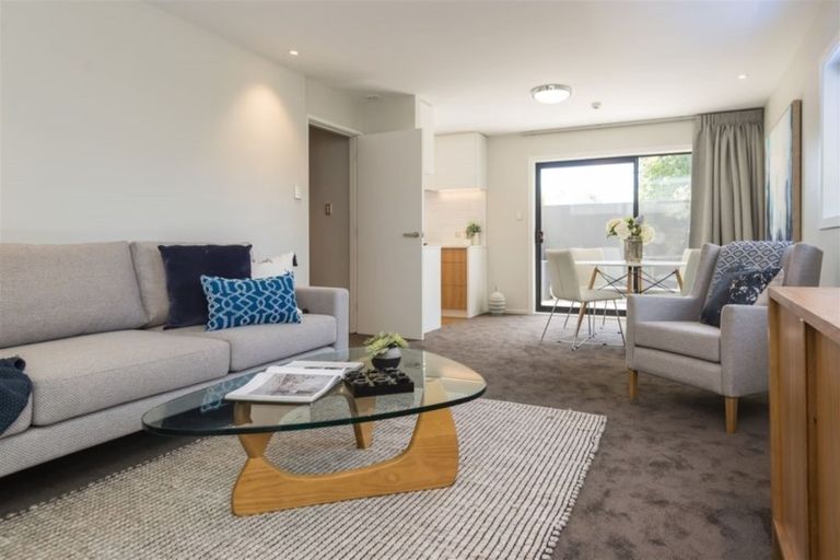 Photo of property in 2/18 Carlton Mill Road, Merivale, Christchurch, 8014