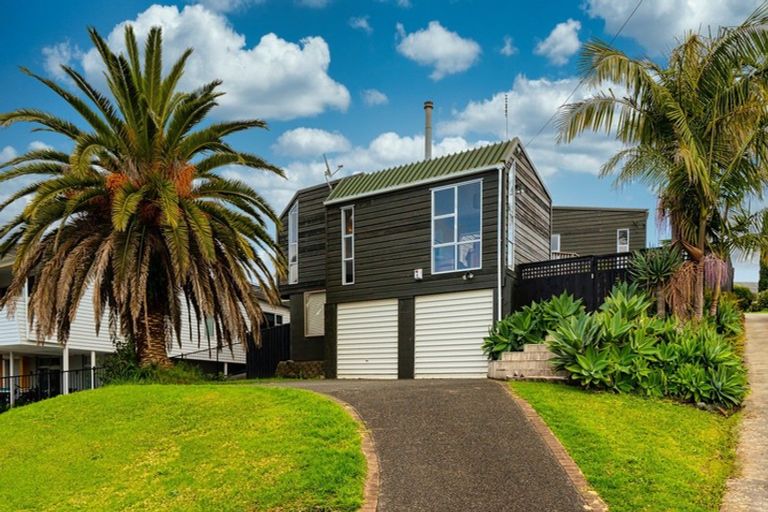 Photo of property in 3a Pah Road, Cockle Bay, Auckland, 2014
