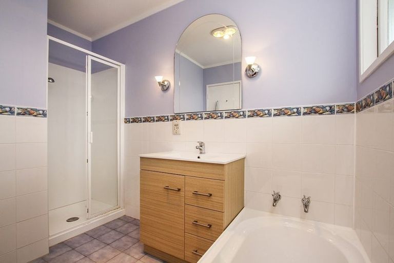 Photo of property in 22 Grenada Avenue, Forrest Hill, Auckland, 0620