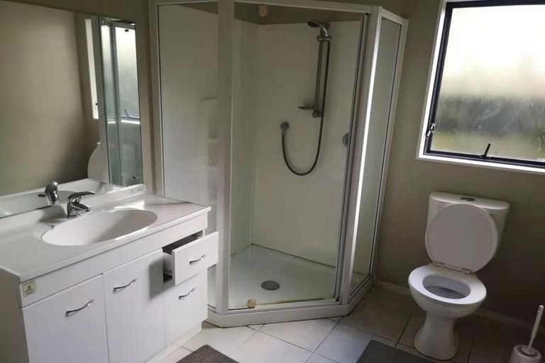 Photo of property in 41 Triangle Road, Massey, Auckland, 0614