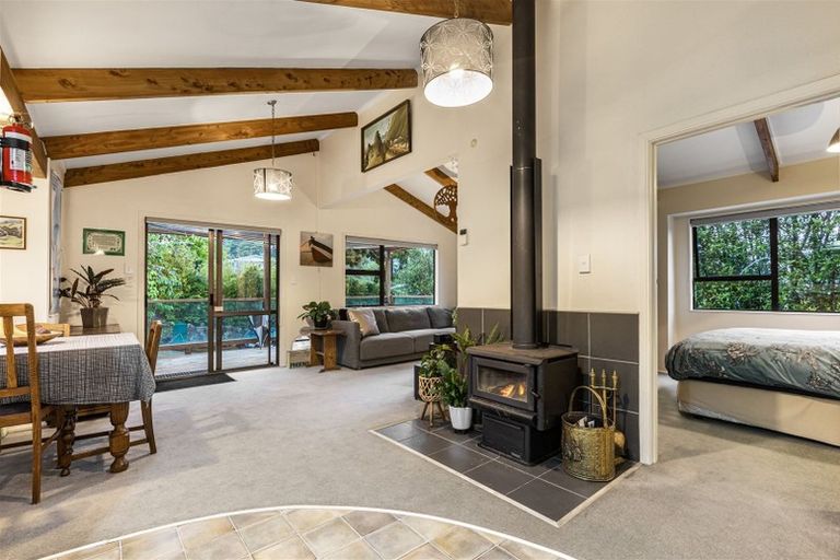 Photo of property in 43 Lonely Track Road, Fairview Heights, Auckland, 0632