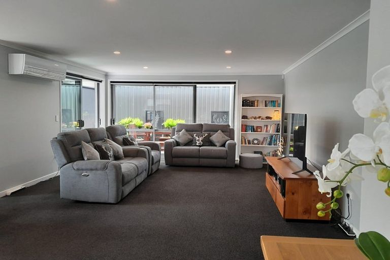 Photo of property in 8 Simms Close, Pyes Pa, Tauranga, 3112