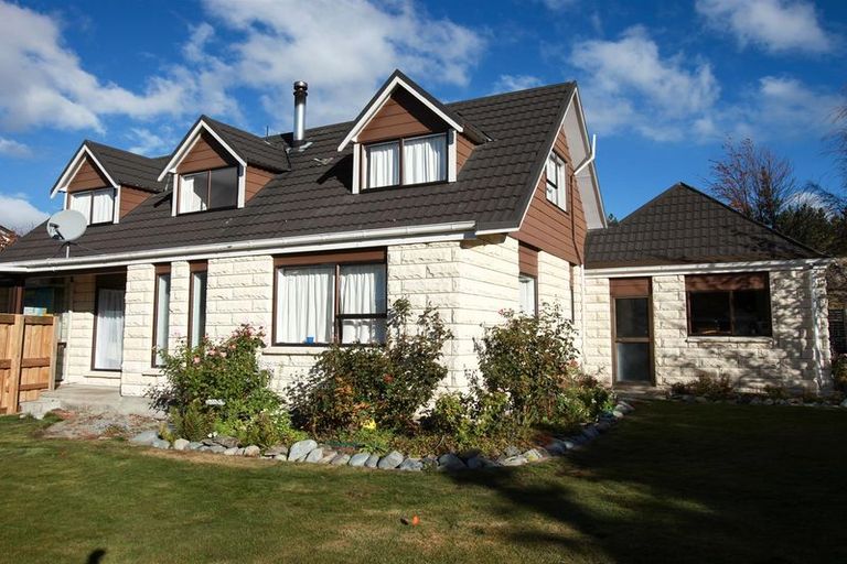 Photo of property in 15 Burnett Place, Lake Tekapo, 7999