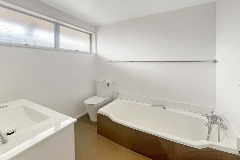 Photo of property in 15 College Street, Awapuni, Palmerston North, 4412