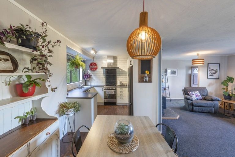 Photo of property in 25 Dominica Crescent, Grenada Village, Wellington, 6037