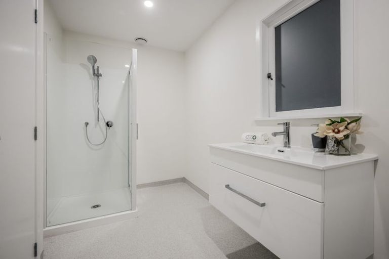 Photo of property in 47 Grande Vue Road, Hillpark, Auckland, 2102