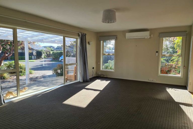 Photo of property in 7 Kingsgate Place, Burnside, Christchurch, 8053