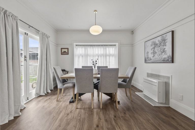 Photo of property in 73 Brightwater Terrace, Terrace End, Palmerston North, 4410