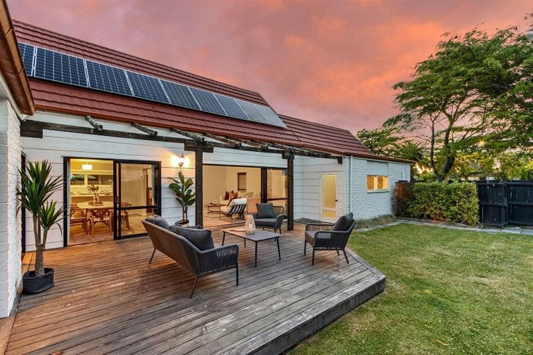 Photo of property in 12 Chatswood Place, Bishopdale, Christchurch, 8051