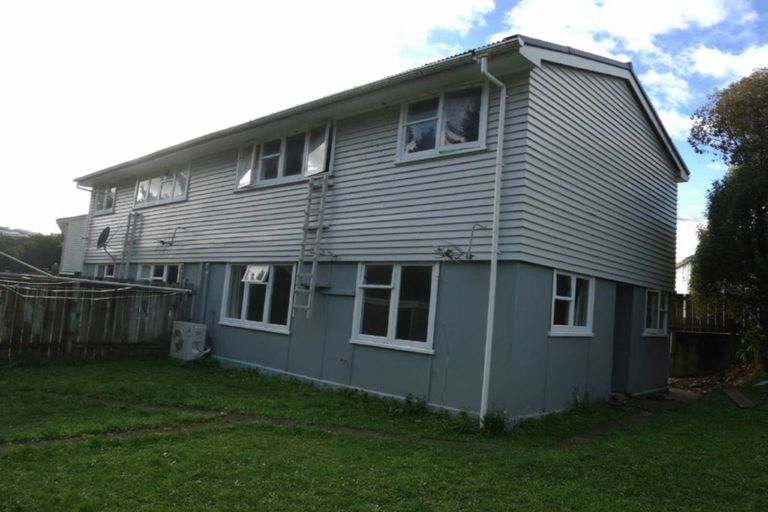 Photo of property in 7-9 York Place, Cannons Creek, Porirua, 5024
