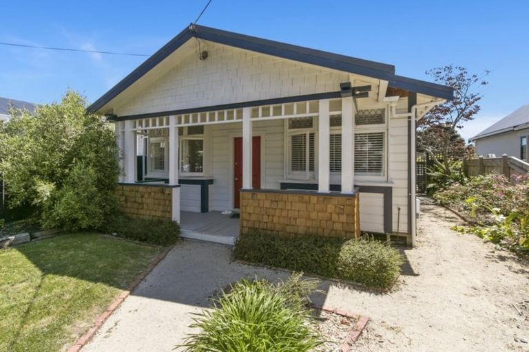 Photo of property in 36 Oroua Street, Eastbourne, Lower Hutt, 5013