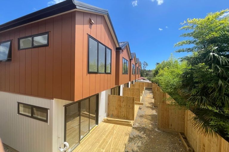 Photo of property in 2/4 Serjeant Street, Henderson, Auckland, 0612