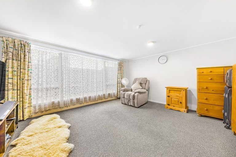 Photo of property in 1/18 Matipo Road, Te Atatu Peninsula, Auckland, 0610