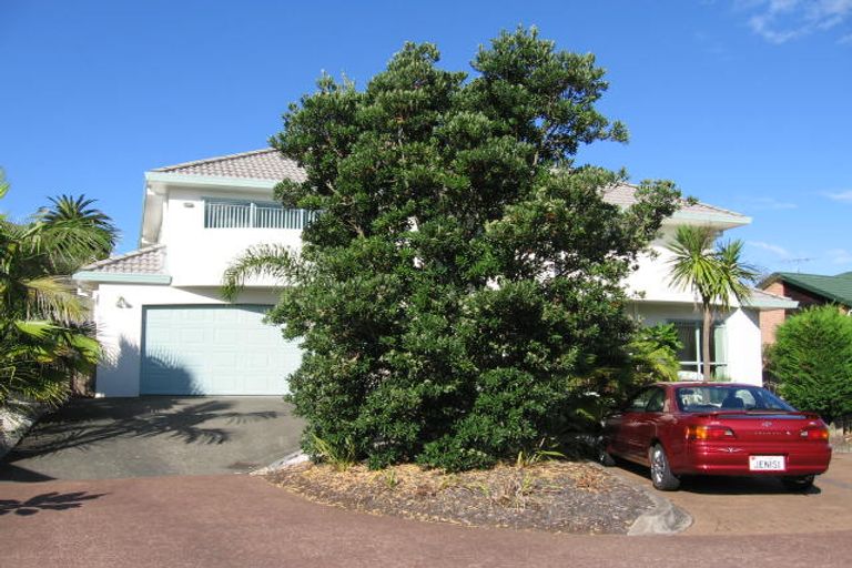 Photo of property in 24 Calypso Way, Unsworth Heights, Auckland, 0632