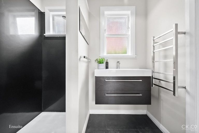 Photo of property in 465 Stokes Valley Road, Stokes Valley, Lower Hutt, 5019