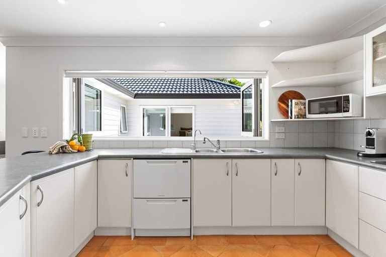 Photo of property in 16 Waru Nui Court, Orewa, 0931