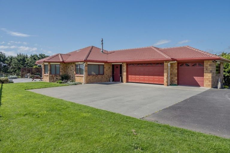 Photo of property in 88 Pukenamu Road, Te Horo, Otaki, 5581
