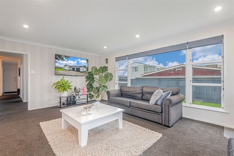 Photo of property in 27 Karamea Crescent, Kelvin Grove, Palmerston North, 4414