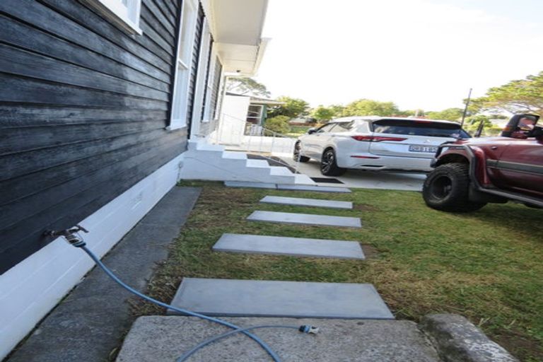 Photo of property in 3 Carbery Place, Manurewa, Auckland, 2102