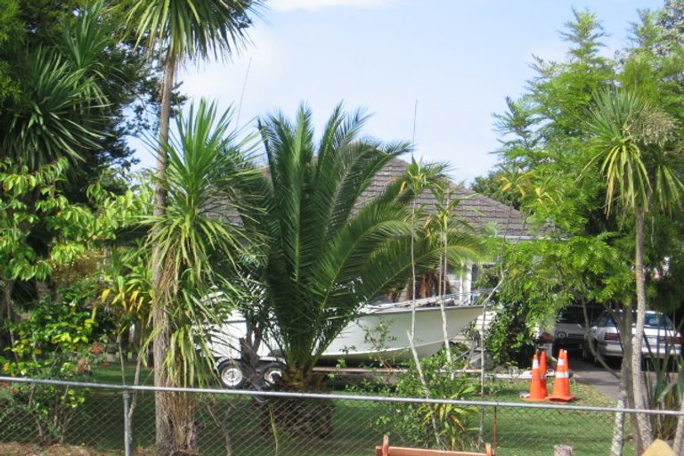 Photo of property in 14 Barbary Avenue, Kelston, Auckland, 0602